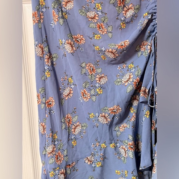 MAX STUDIO Bubble Crepe Side Cinched Skirt Blue Floral Size Large (runs smaller) - Picture 5 of 9